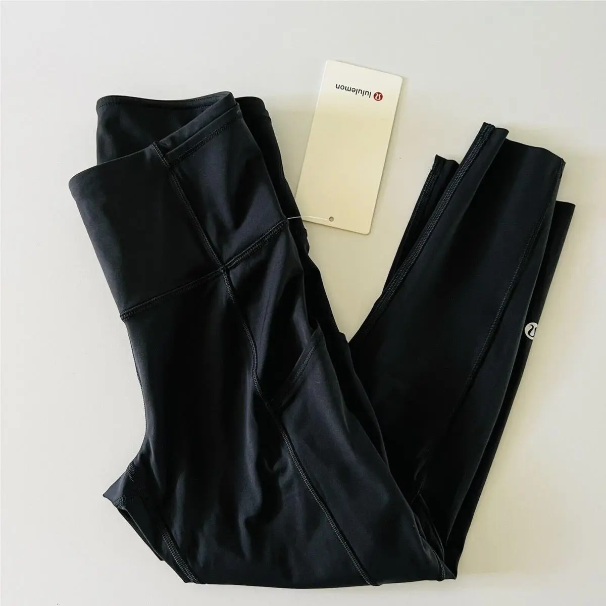 Lululemon Athletica Solid Black F F Crop 19 Cool Leggings - US 4