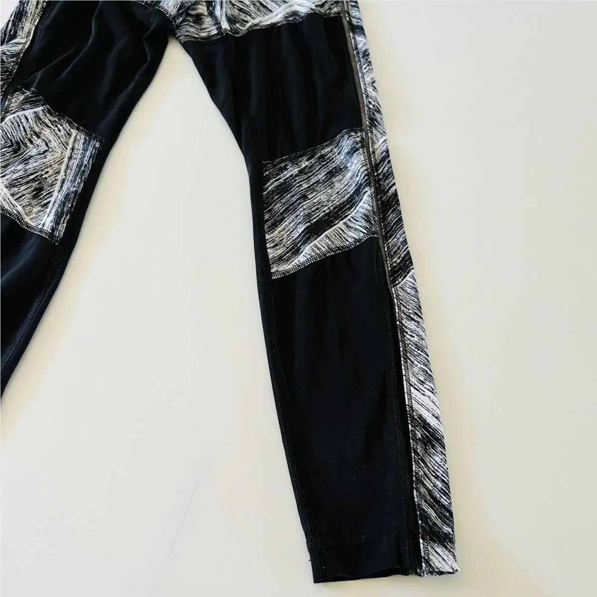 Lululemon clothing - Black 2