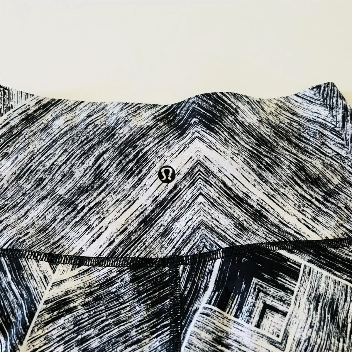 Lululemon clothing - Black 4