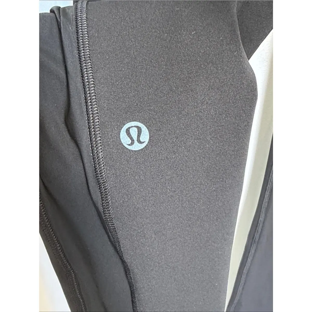 Lululemon clothing - Black 4