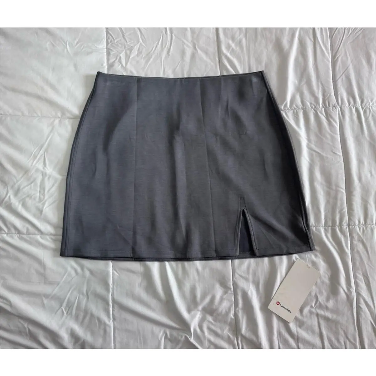 Lululemon Softstreme High Rise Mini Skirt Size Large Gray