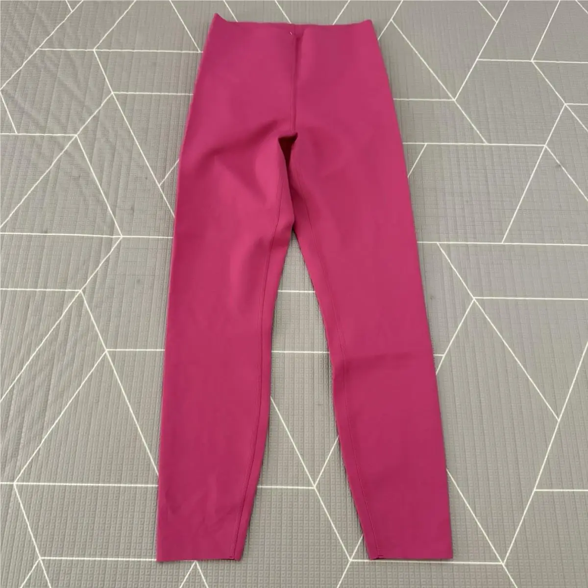 Lululemon Glow Up™ Super-high-rise Tight 25 Size 6 Rasberry Coulis