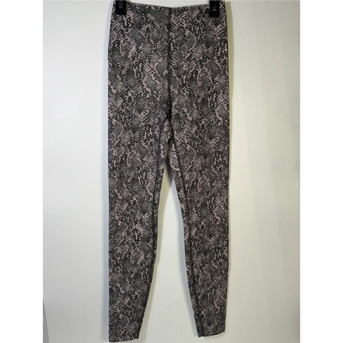 Lululemon clothing - Pink 2