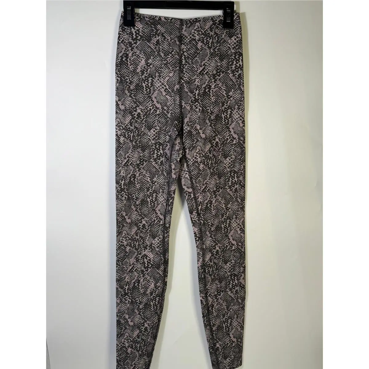 Lululemon clothing - Pink 3