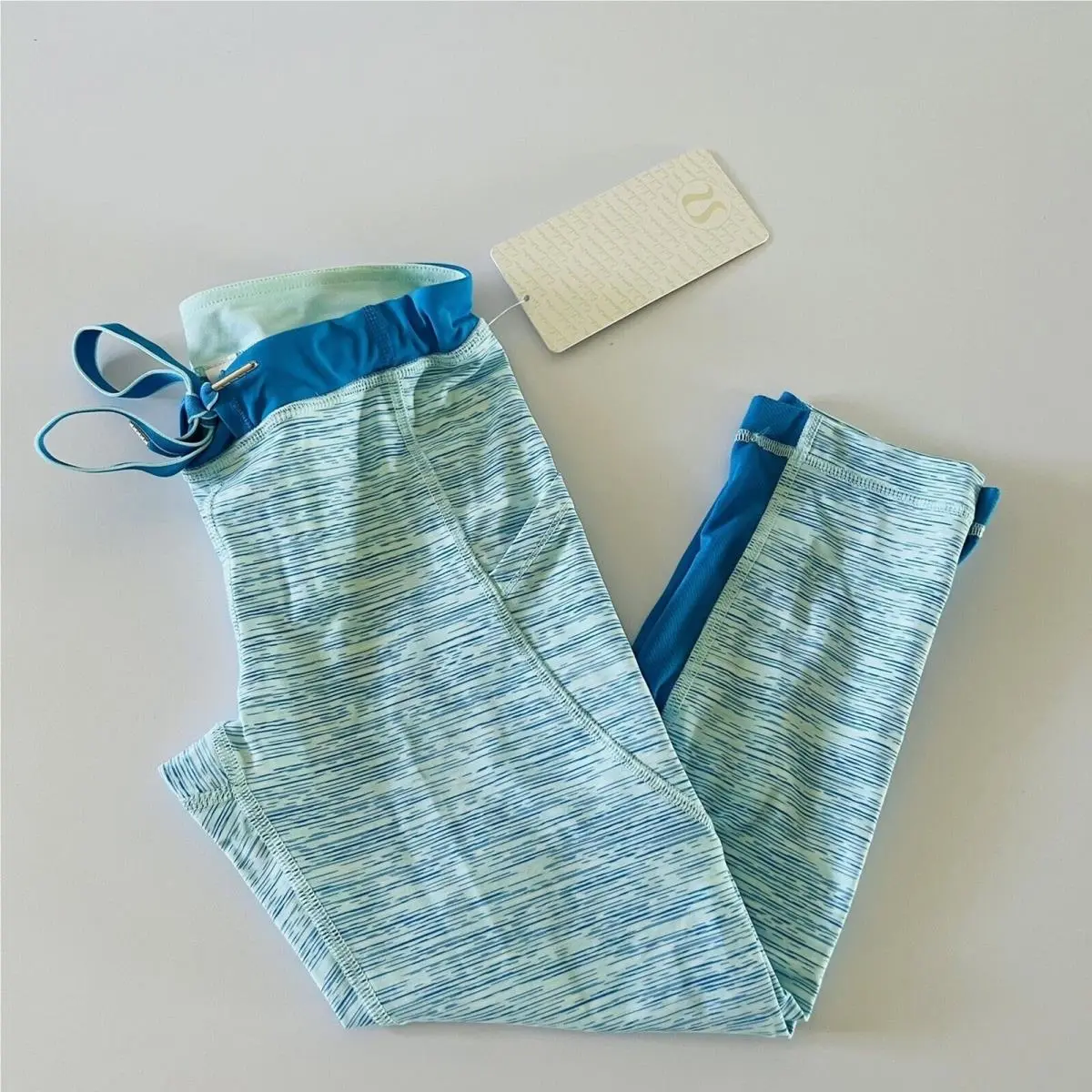 Lululemon Athletica Blue Aquamarine Beach Runner Crop Leggings - US 2