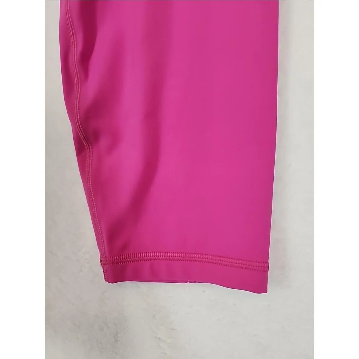 Lululemon clothing - dark pink 9