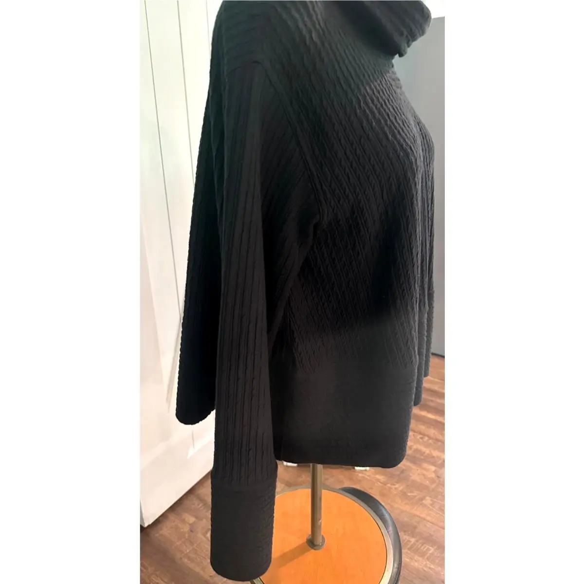 Lululemon clothing - Black 1