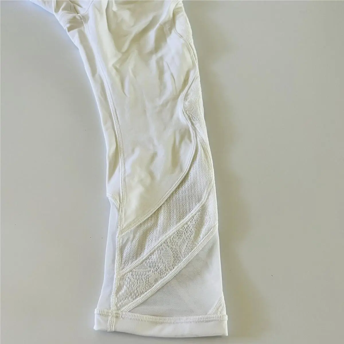 Lululemon clothing - White 4