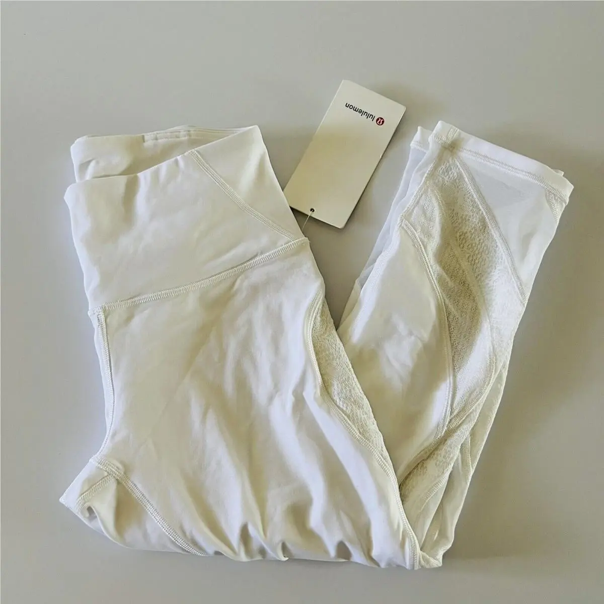 Lululemon Athletica Solid White Wunder Under HR Crop 21 Lace Leggings - US 6