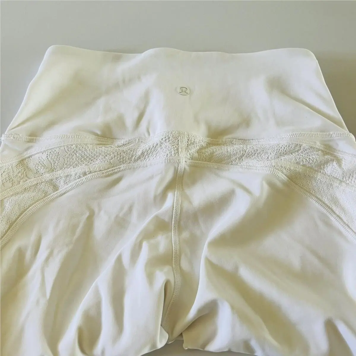 Lululemon clothing - White 2