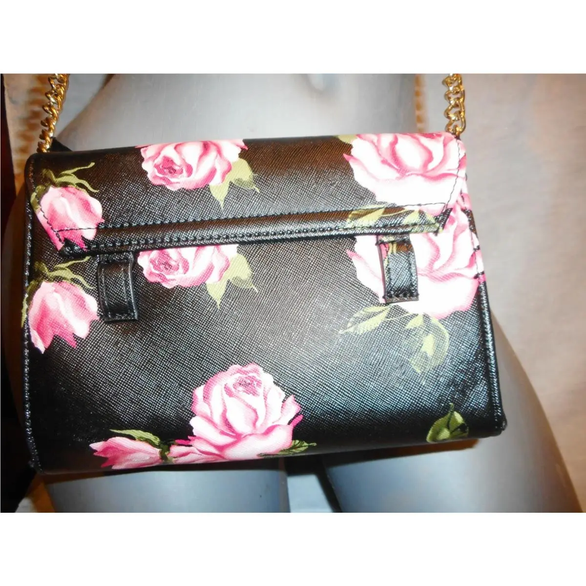 Factory Women`s Shoulder Cross 2 in 1 Convertible Purse by Guess