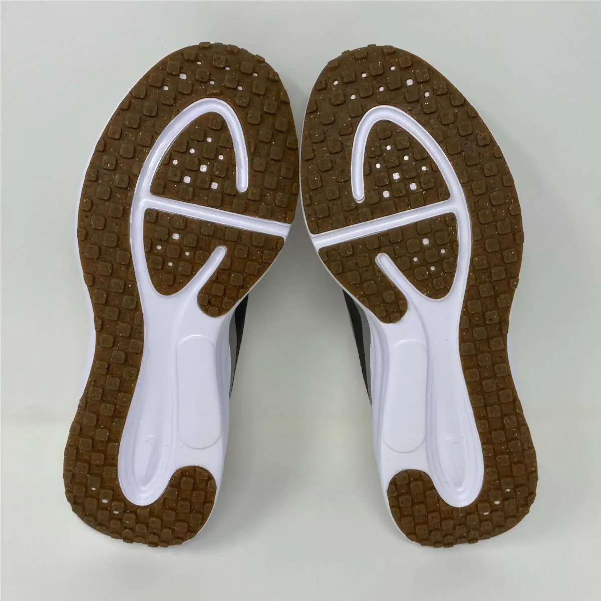 Nike shoes - Medium Ash (UPC: 198481907403) 2
