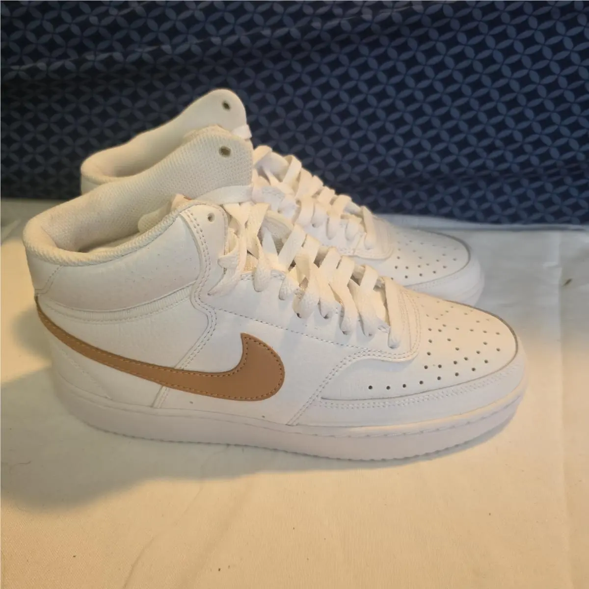 Wmns  Court Vision Mid CD5436 104 Size 8.5 by Nike