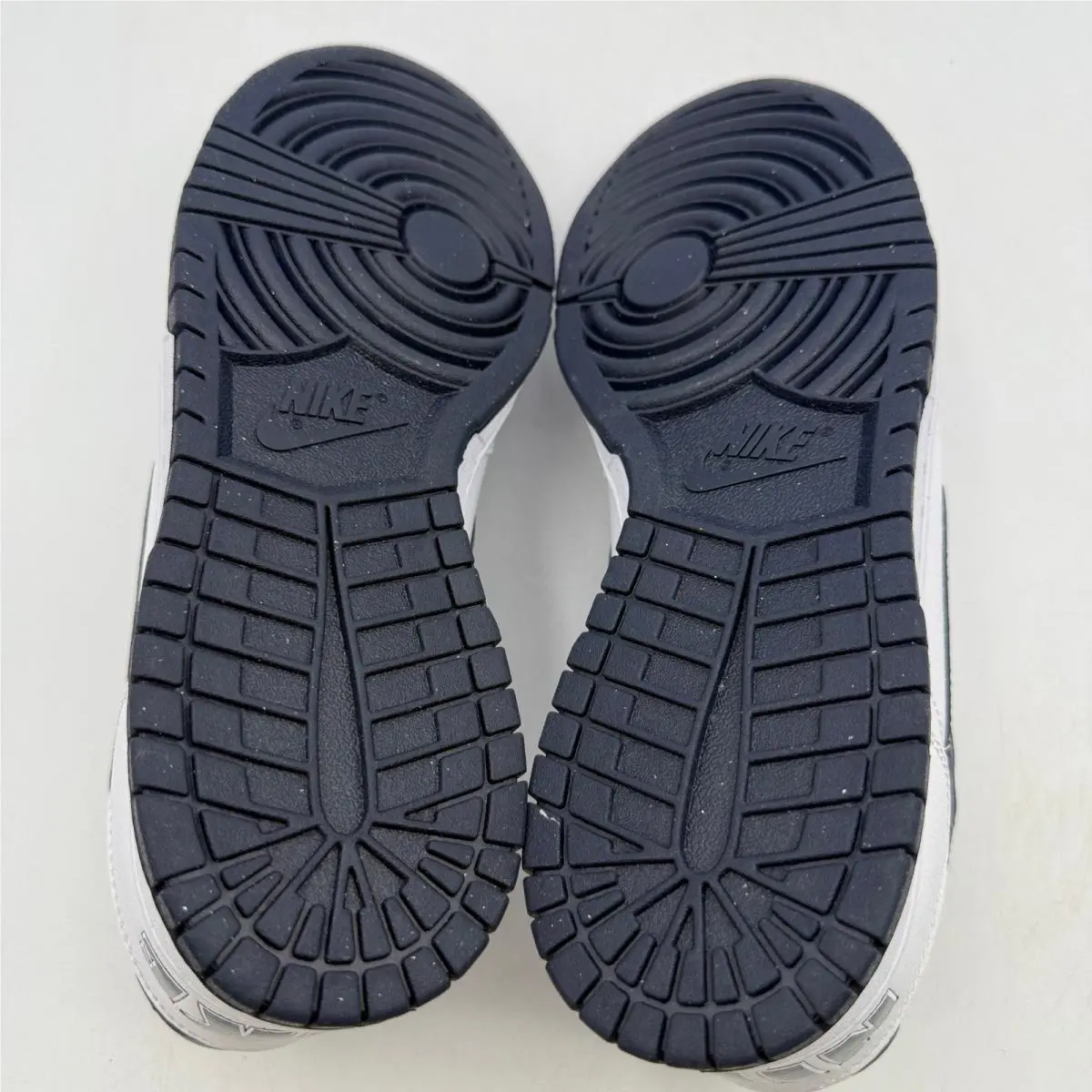 Nike shoes - Nike Big Nike Low - Big Low - White 4