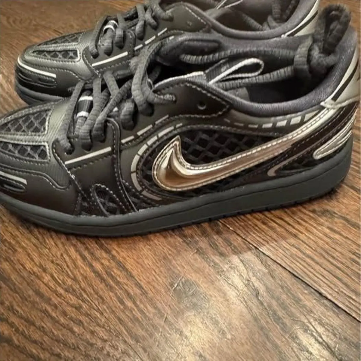 Nike shoes - Black 3