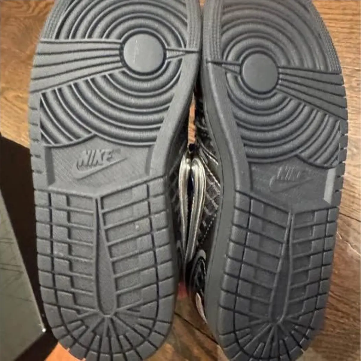 Nike shoes - Black 4