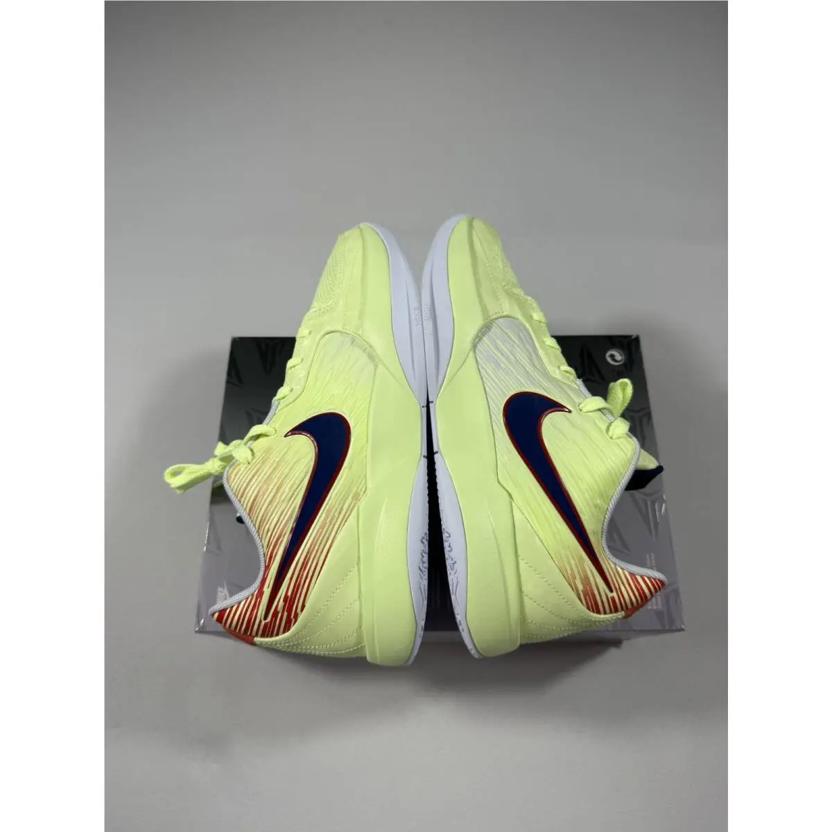 Nike shoes - HQ2298 700 - Green (UPC: 0198485562691) 3