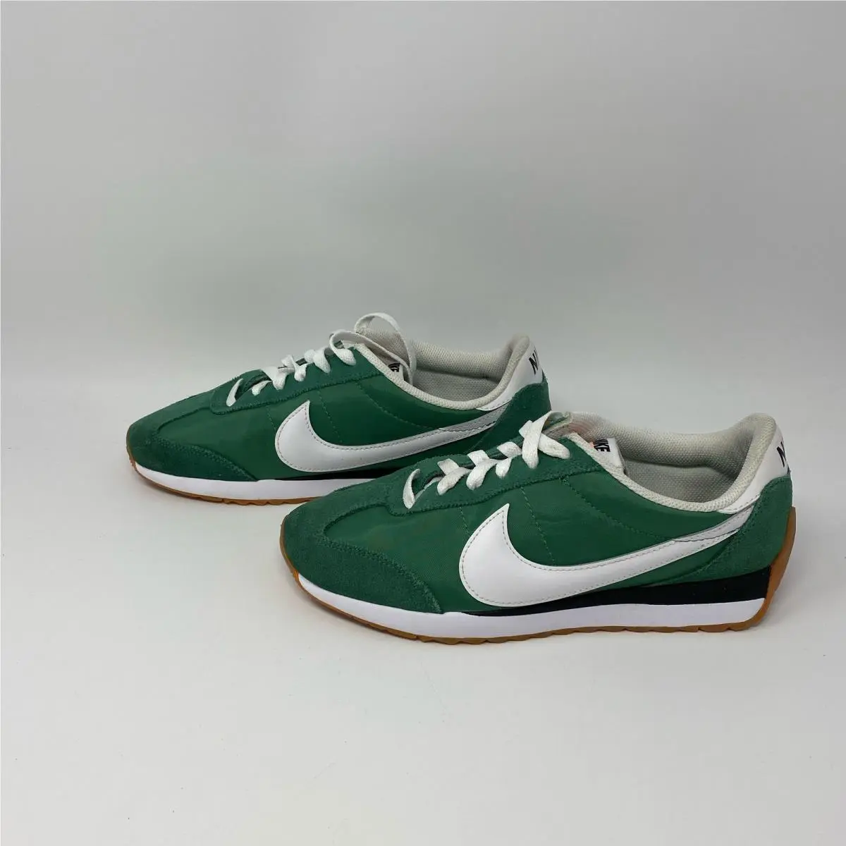 Nike shoes - Green (UPC: 198480906285) 0