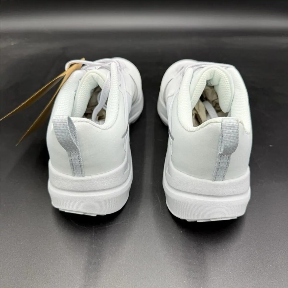 Nike shoes - White 4