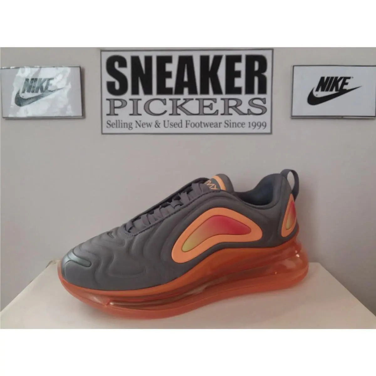 Nike Air Max 720 GS - AQ3196 004 - Gunsmoke Gray / Orange - 6.5Y / Women`s: 8