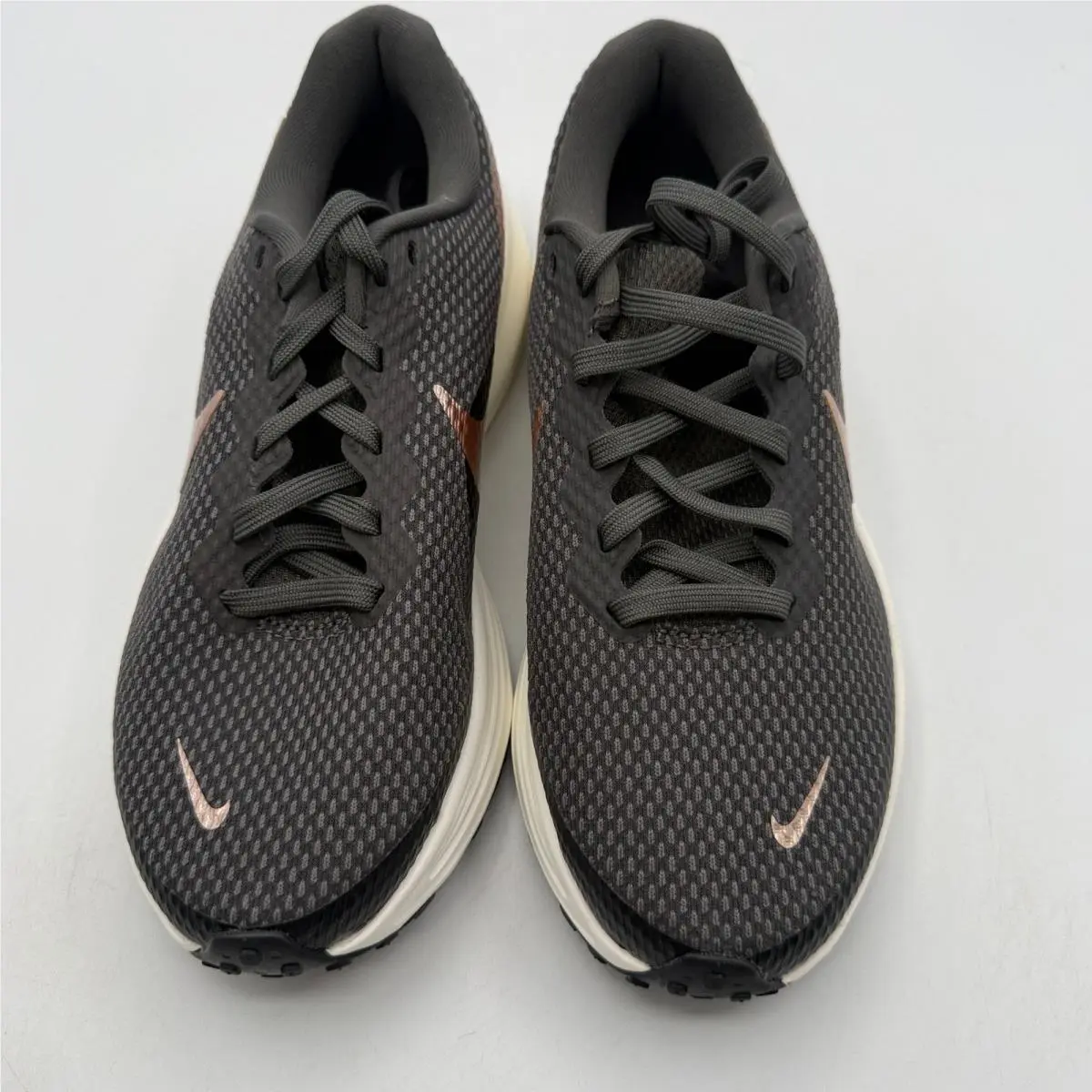 Nike shoes - Nike Revolution 8 - Revolution - Gray 1