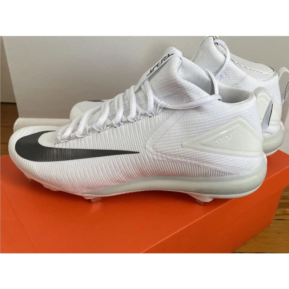 Mens  Zoom Trout 3 White Grey Size 12 by Nike