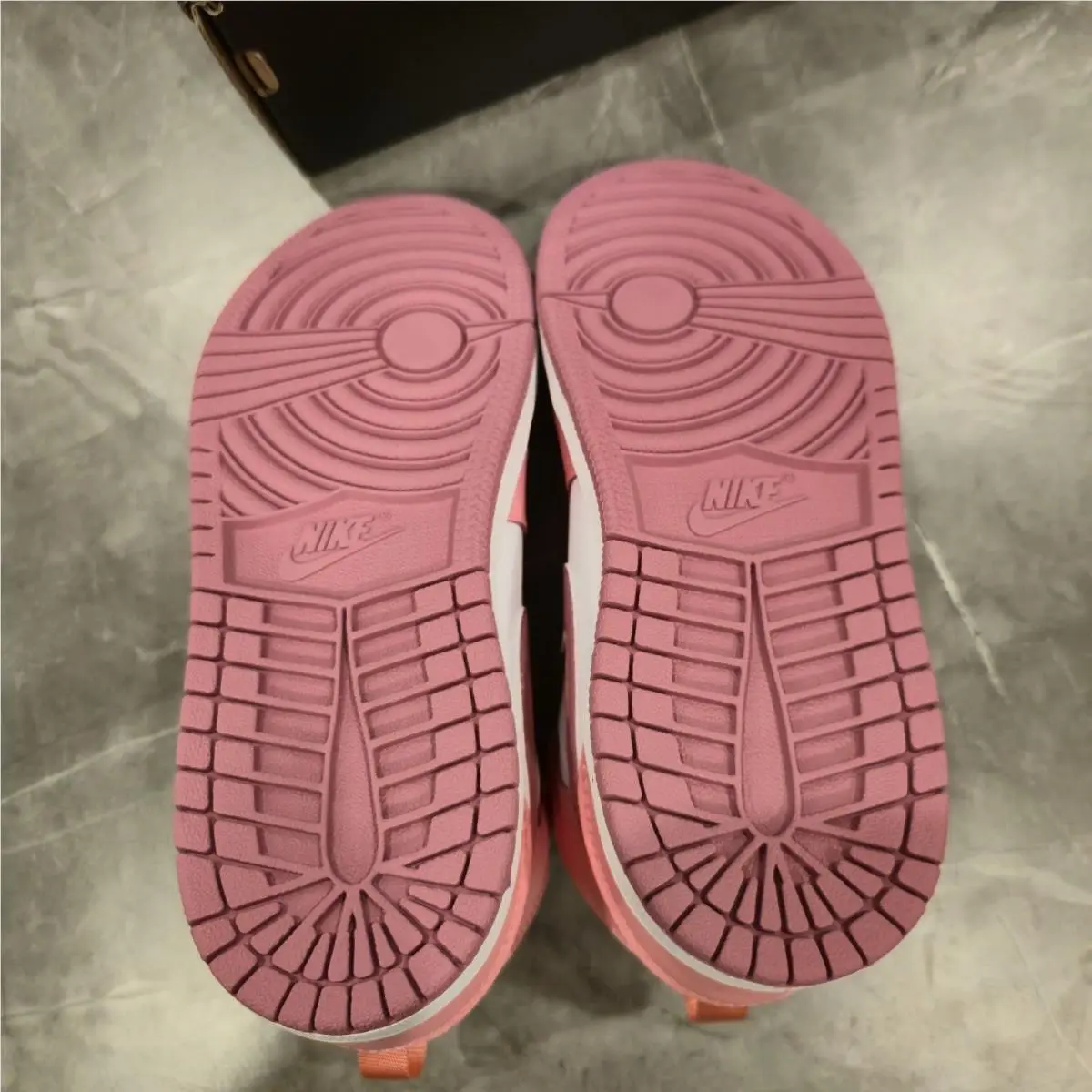 Nike shoes - Air Jordan 1 - Air - DQ8424 616 - Multicolor, Manufacturer: CORAL CHALK/DESERT BERRY-WHITE 5