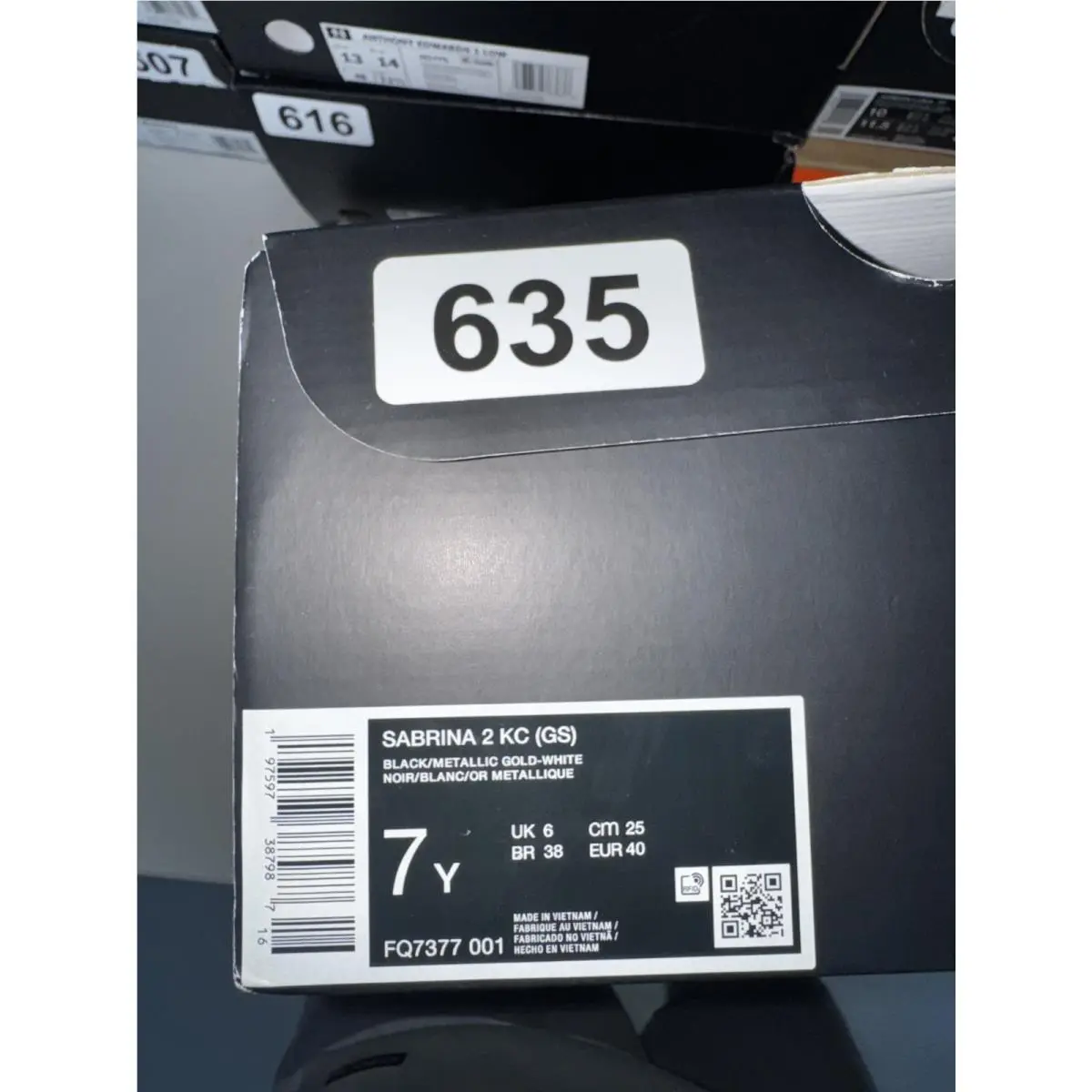 Nike shoes - Sabrina 2 - Sabrina - Gold 4