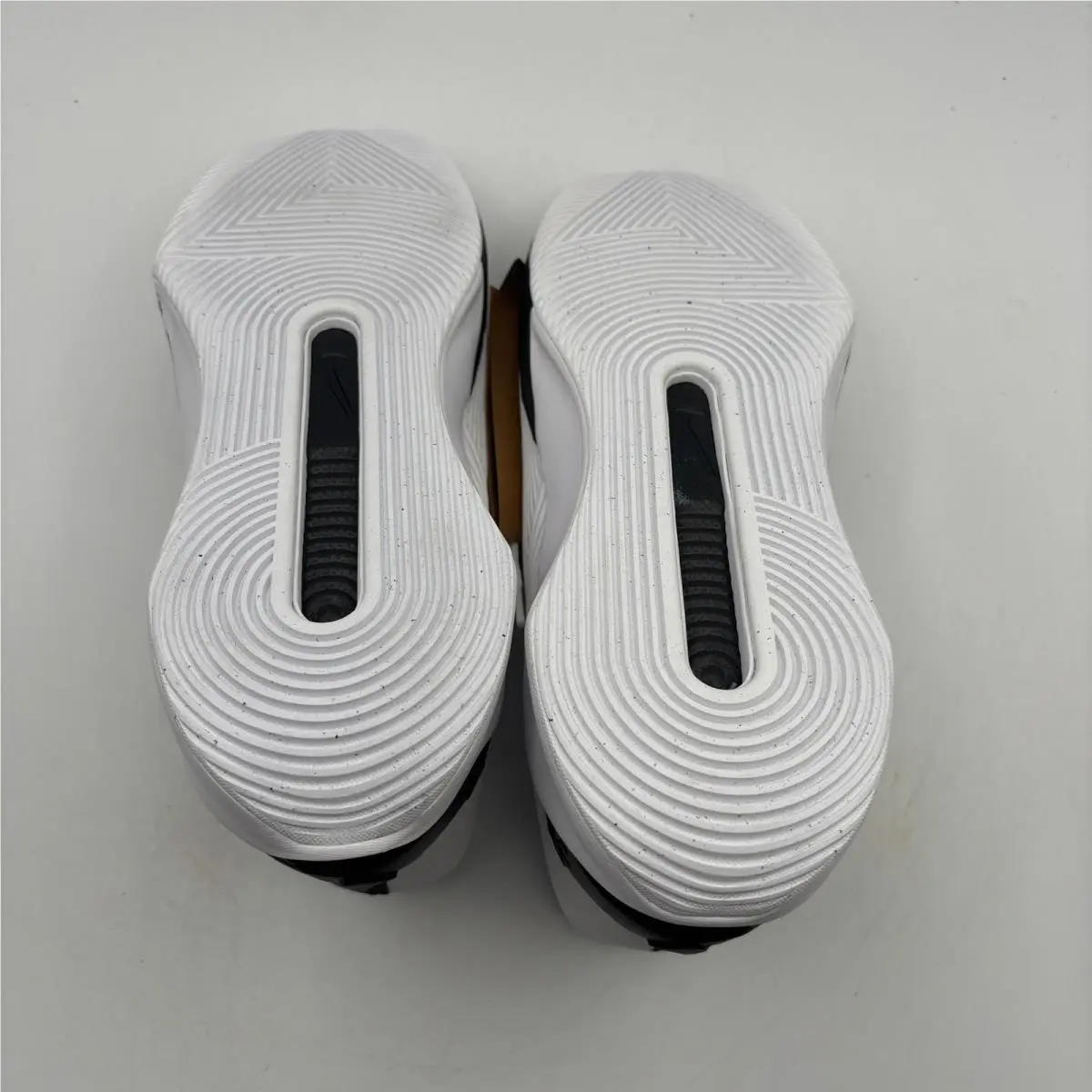 Nike shoes - G.T. Jump Academy - Jump Academy - White 4