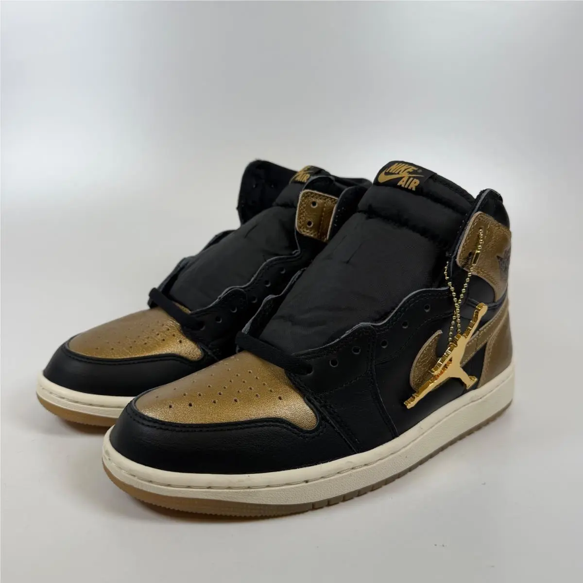 Nike Air Jordan 1 Retro High OG Black Metallic Gold DZ5485-071 Mens 9 Sneaker