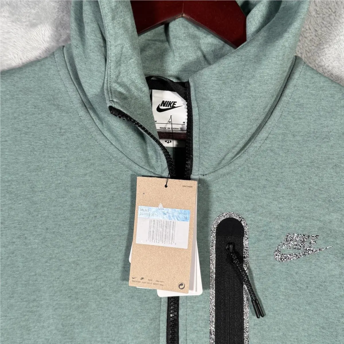 Nike clothing - Green 1