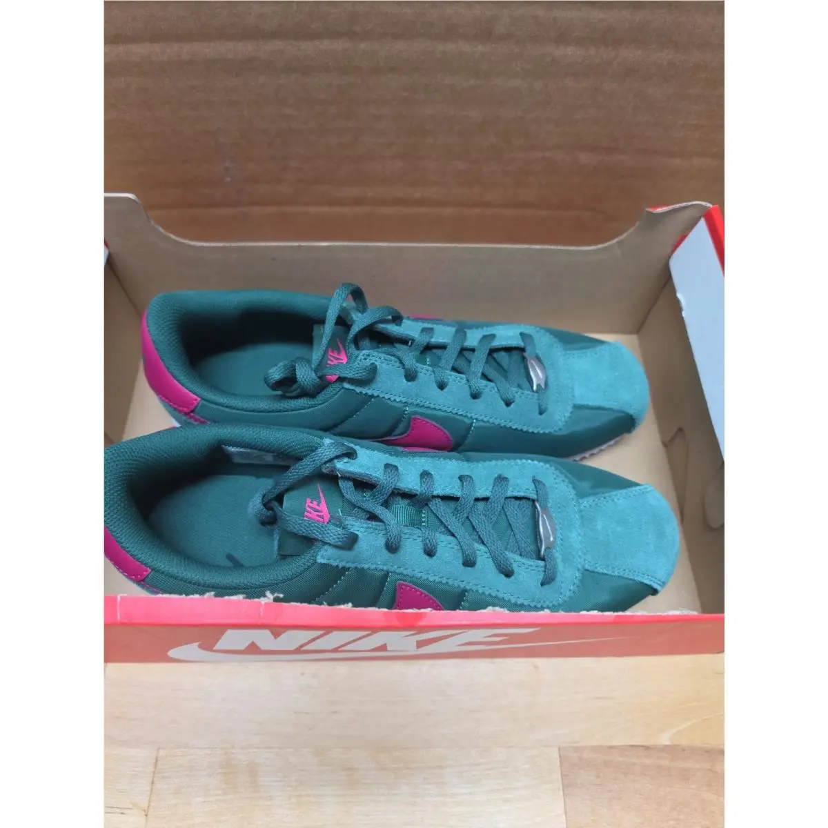 Nike shoes - G8 - Green 0