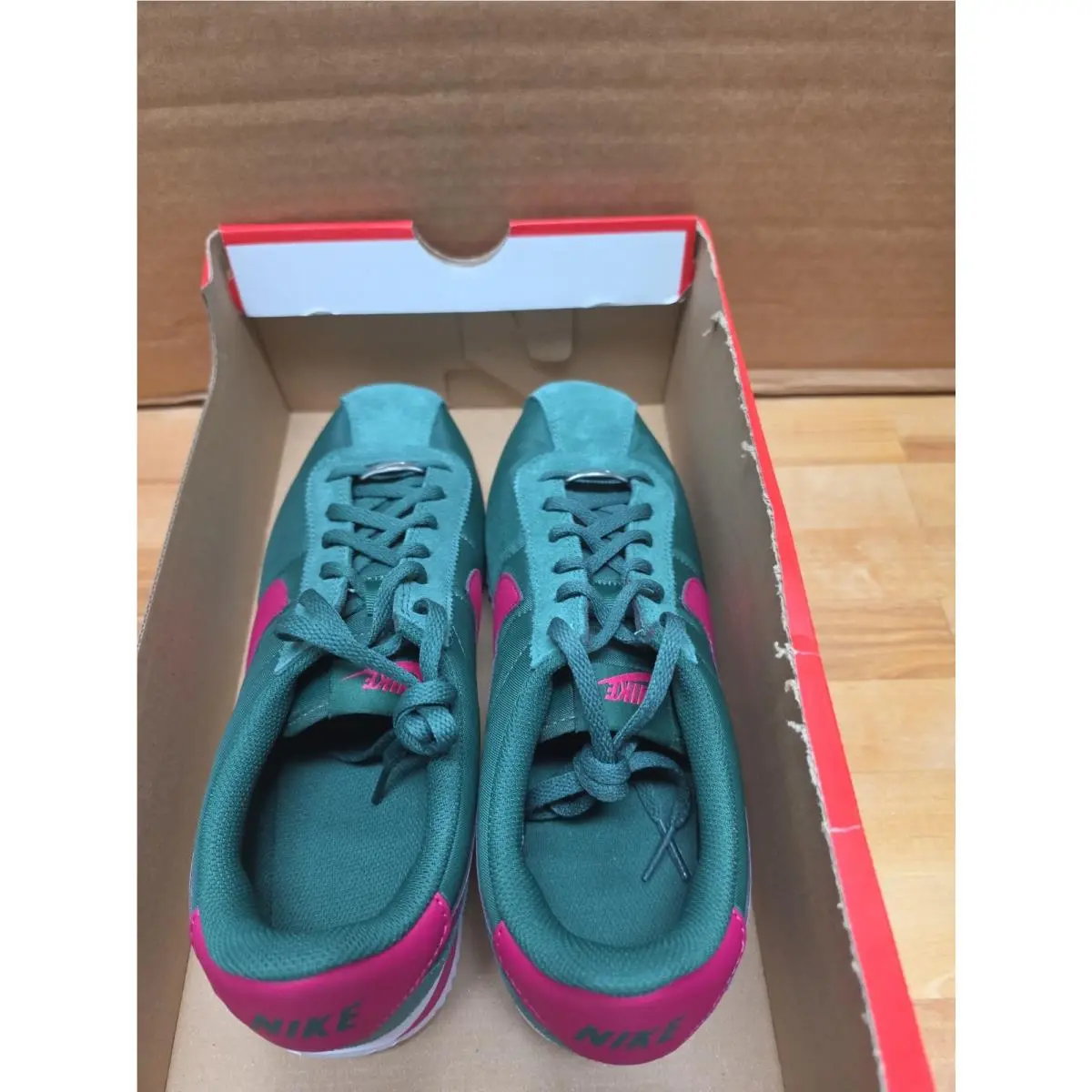 Nike shoes - G8 - Green 3