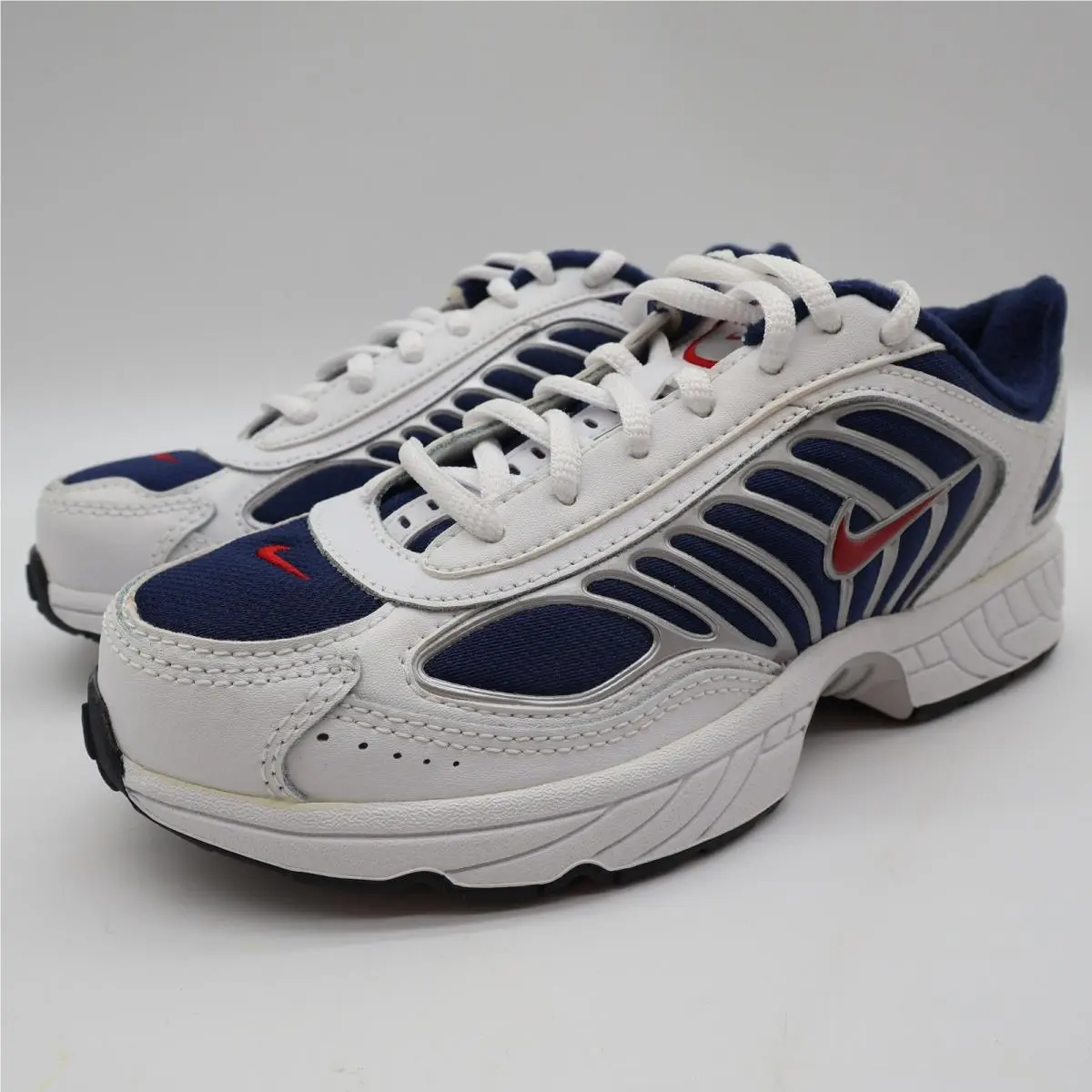 Nike shoes - Attest VII - Attest VII - White 1