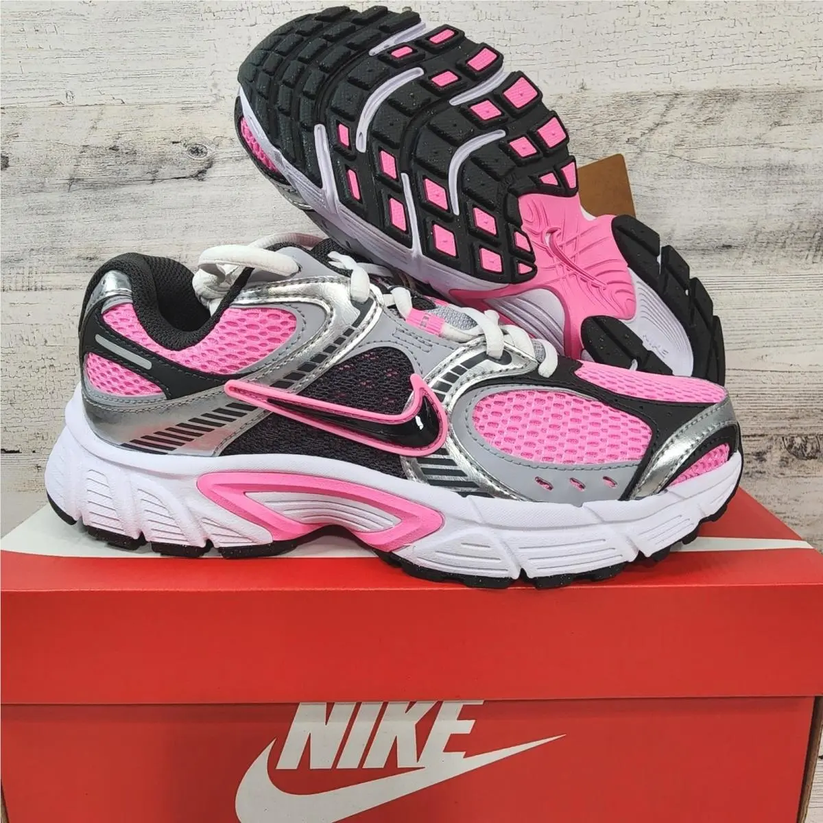 Nike V5 Rnr Running Shoes Women Size 7 Pink Spell Black Silver HQ7901 601