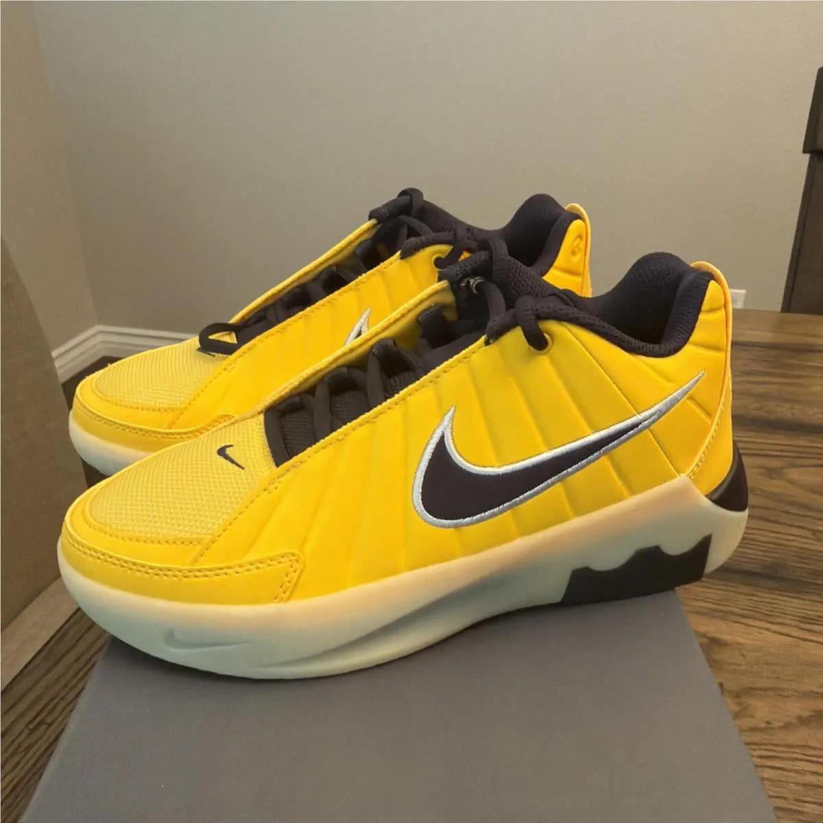 Nike shoes - Nike LeBron Witness - LeBron Witness - Purple 1