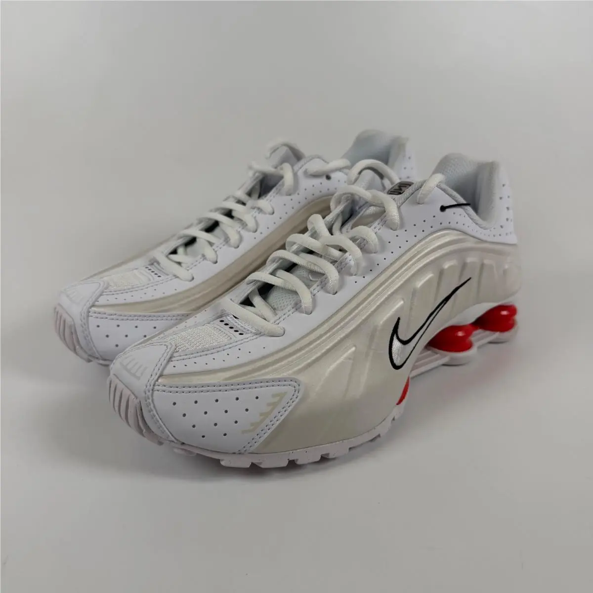 Nike Shox R4 White Phantom Picante Red GS Sneakers CW2626-102 Size 6.5Y