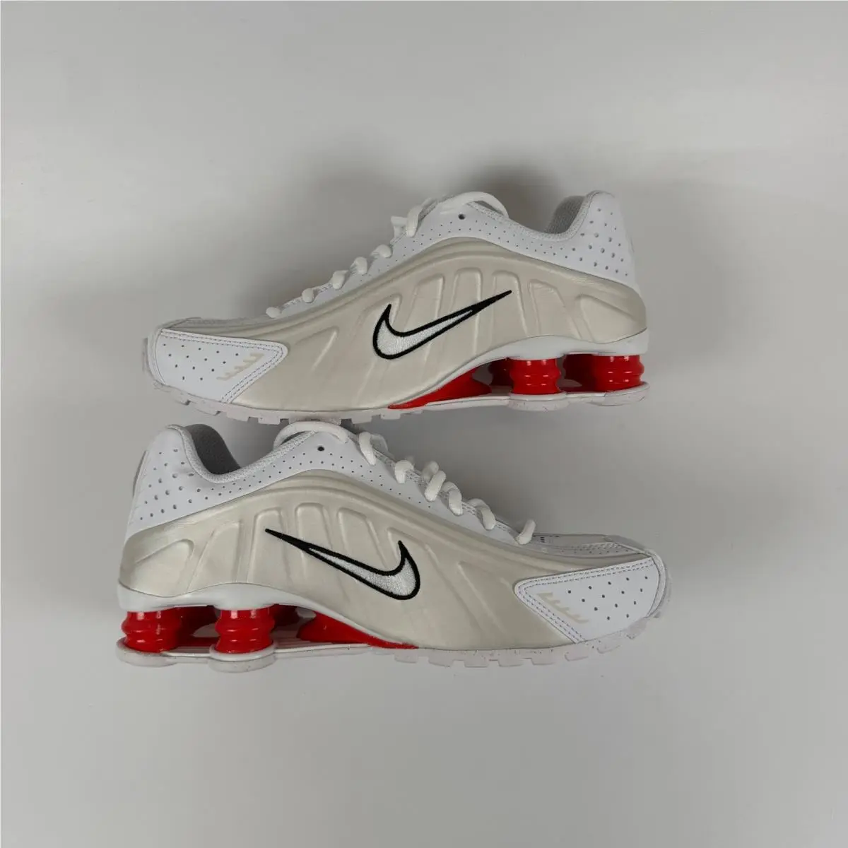 Nike shoes - Nike Shox R4 - Shox - White 1