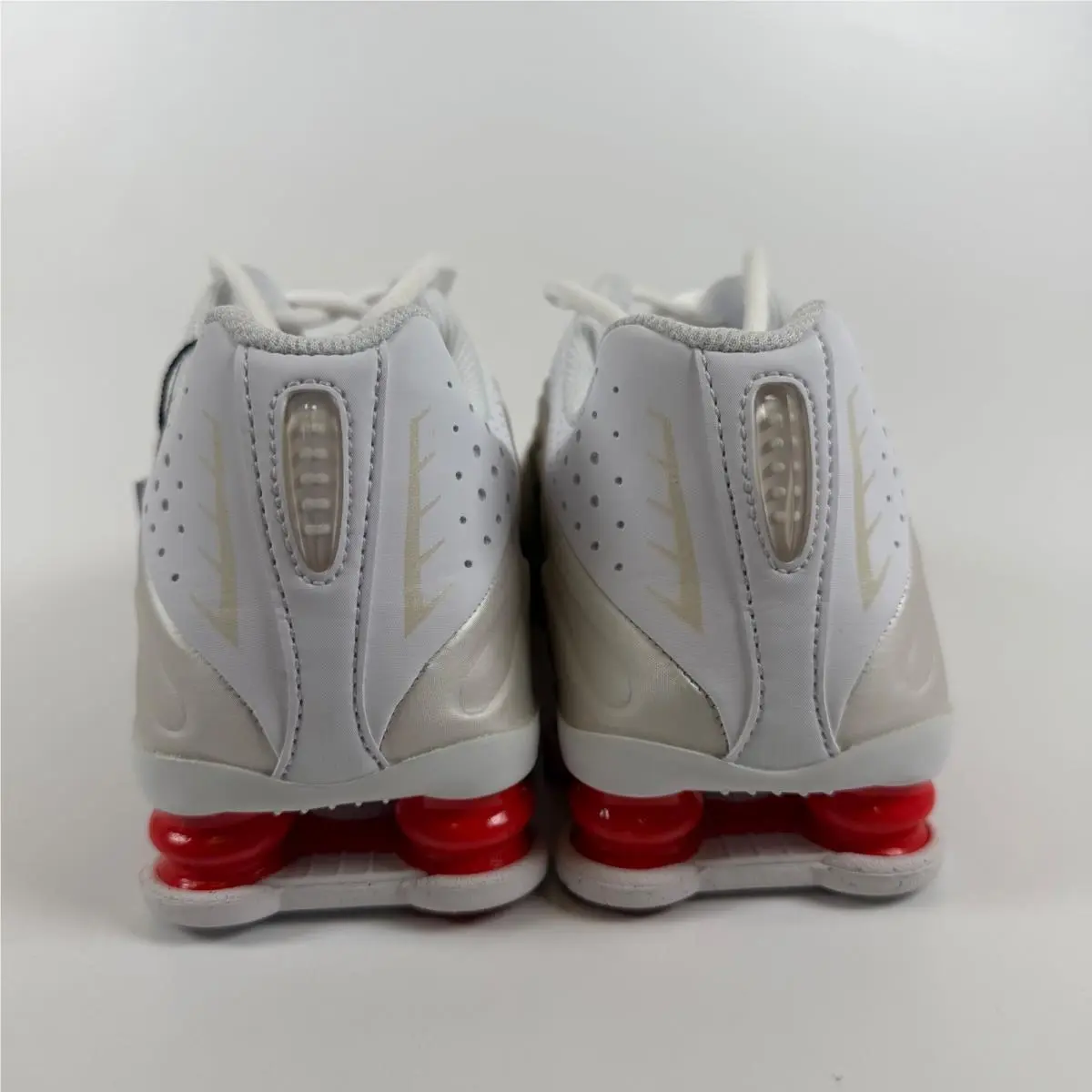 Nike shoes - Nike Shox R4 - Shox - White 3