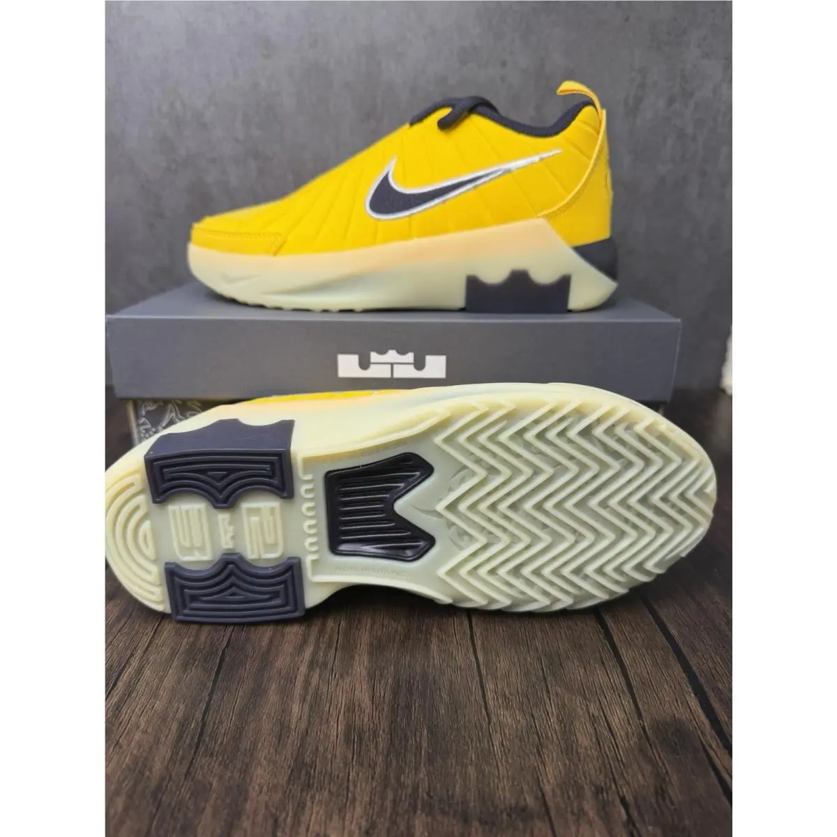 Nike shoes - Nike LeBron Witness - LeBron Witness - Yellow 0