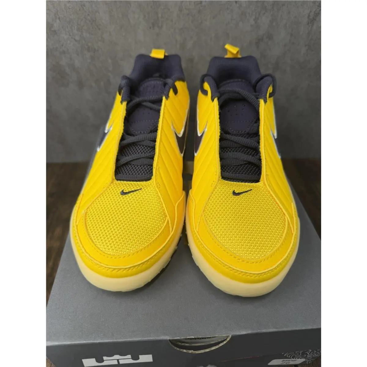 Nike shoes - Nike LeBron Witness - LeBron Witness - Yellow 1