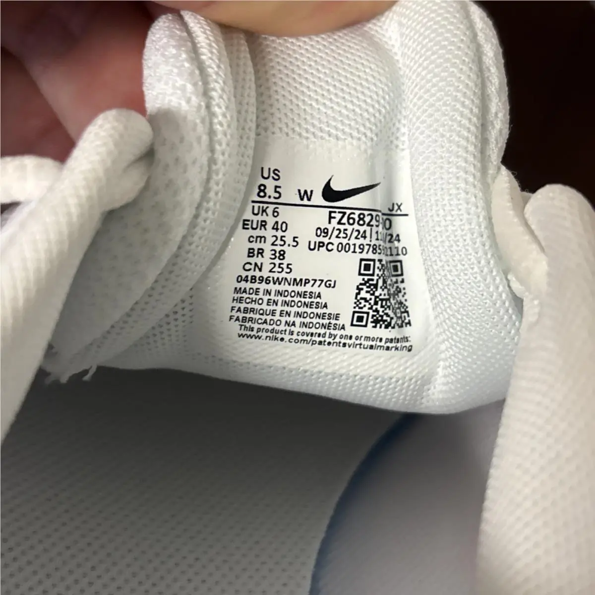 Nike shoes - Nike Revolution 7 - Revolution - FZ6829-100 - White/Magic Ember, Manufacturer: White/University Gold/Magic Ember 8