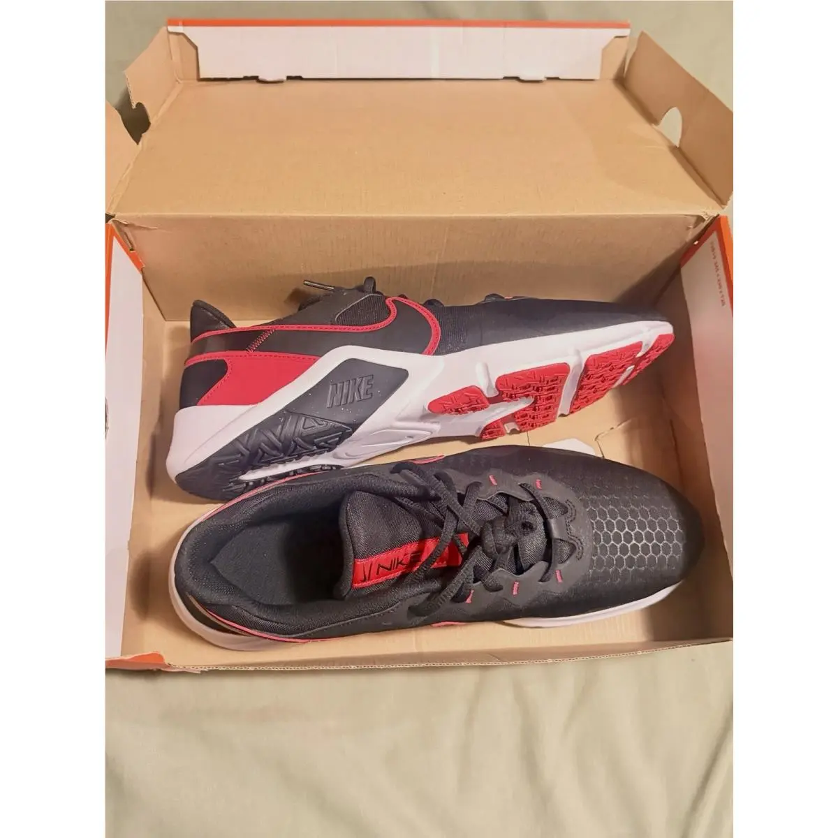 Nike shoes - Nike Legend - Legend - Black And Red 1