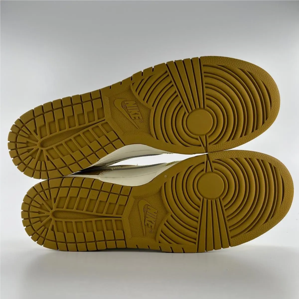 Nike shoes - Nike Dunk Low Retro Bronzine - Yellow 4