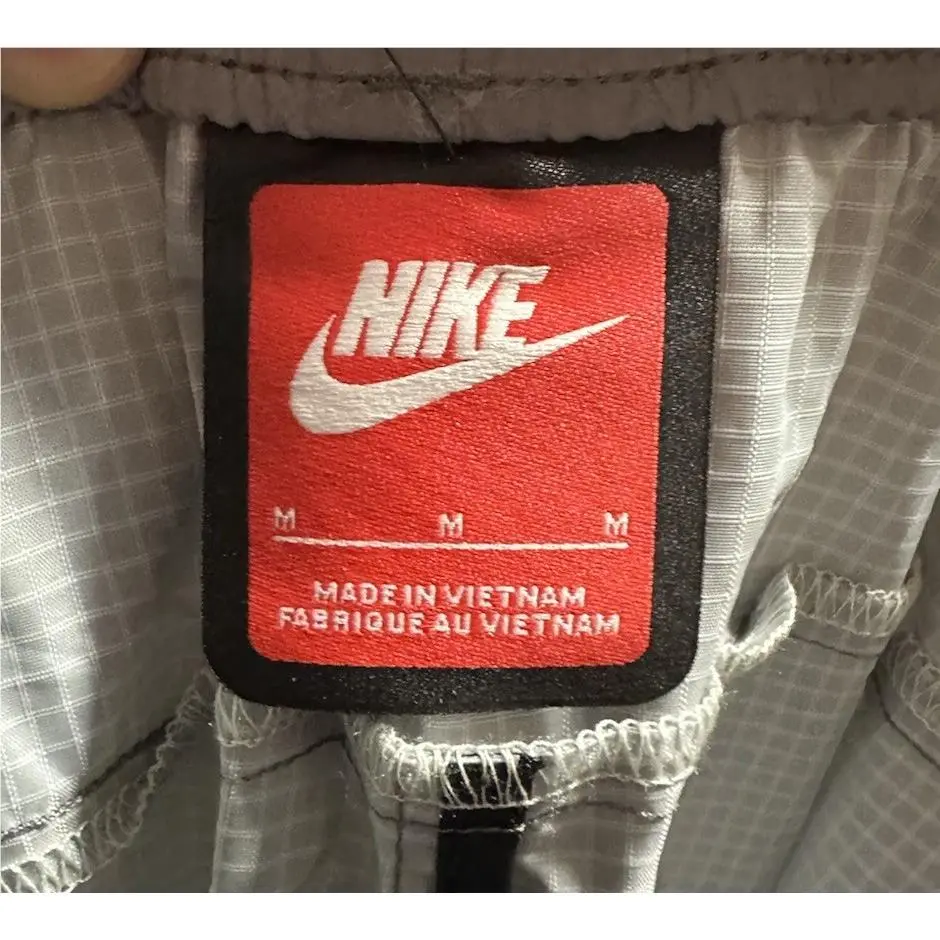 Nike clothing - Nike Tech Woven Flash - Tech Woven Flash - Reflect Silver / Black (UPC: 197600924314) 2