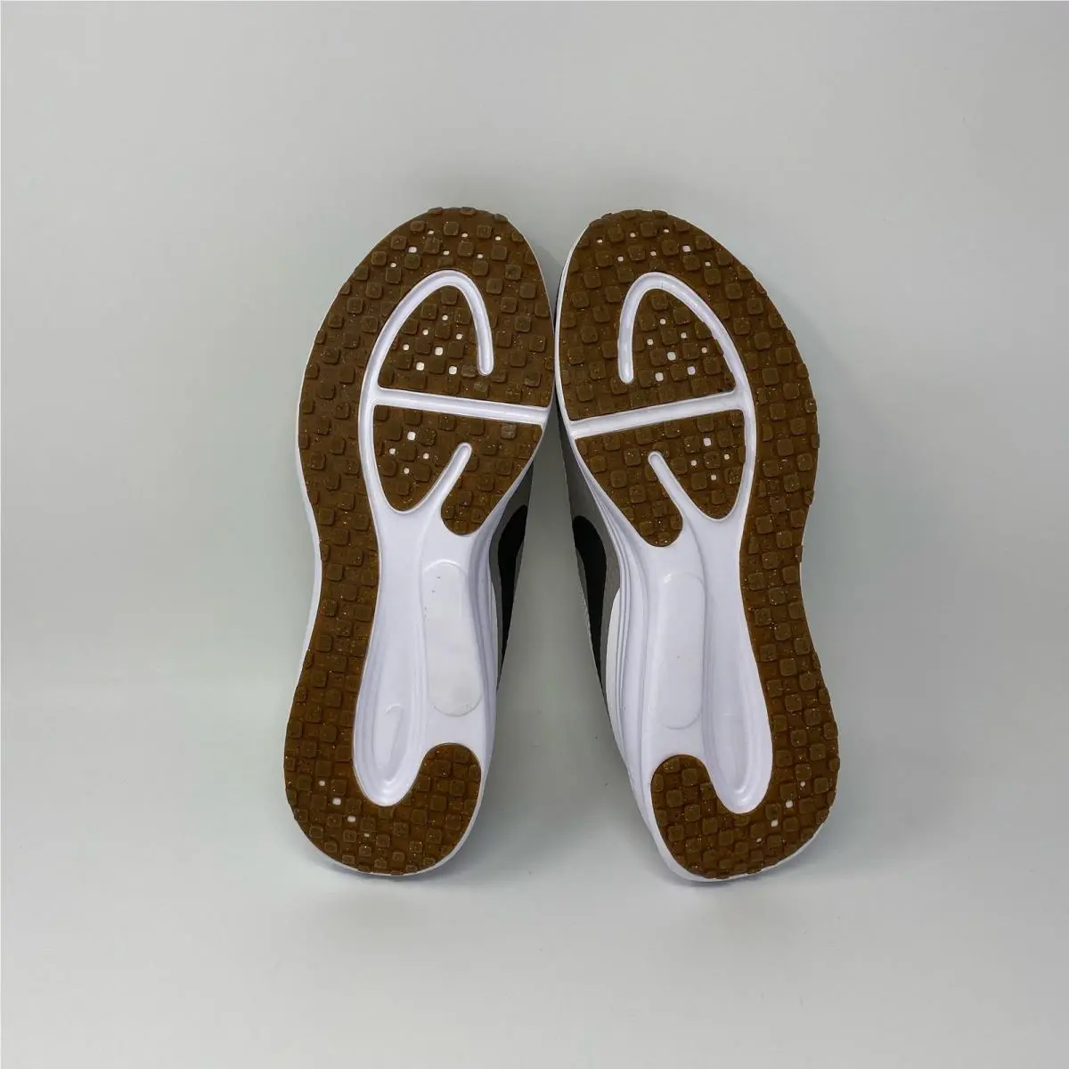 Nike shoes - White (UPC: 198481902491) 2