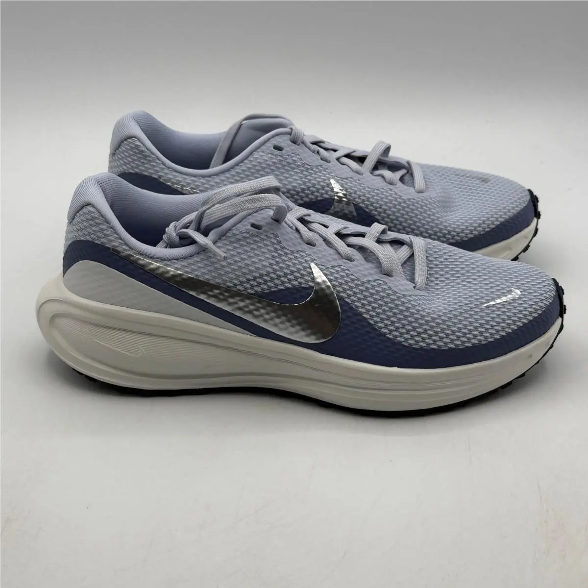 Nike Revolution 8 Shoes Womens Size 7 Ghost Metallic Silver Running HJ8485-003