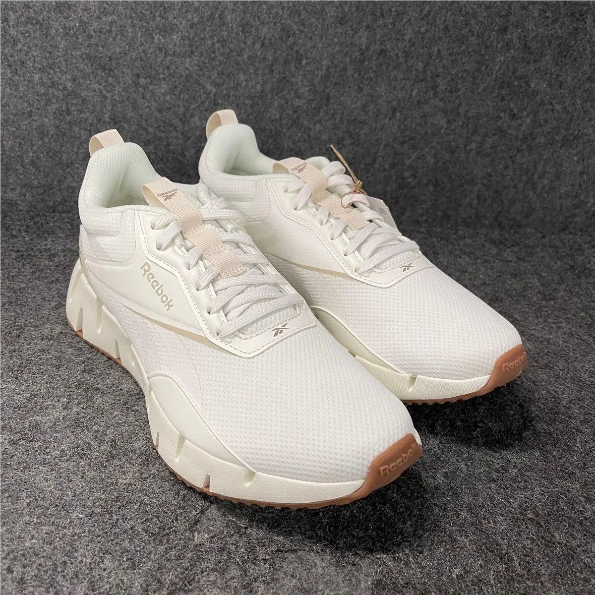 Reebok Zig Dynamica Str Running Shoes Women`s Size US 9.5 Chalk/beige