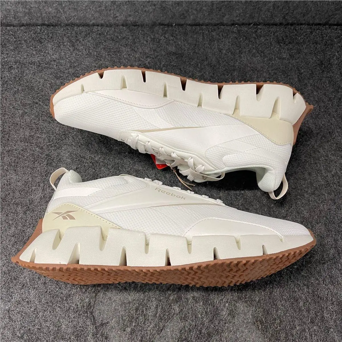 Reebok shoes - VS201710 - vs-201710 - White (UPC: 197323690664) 0