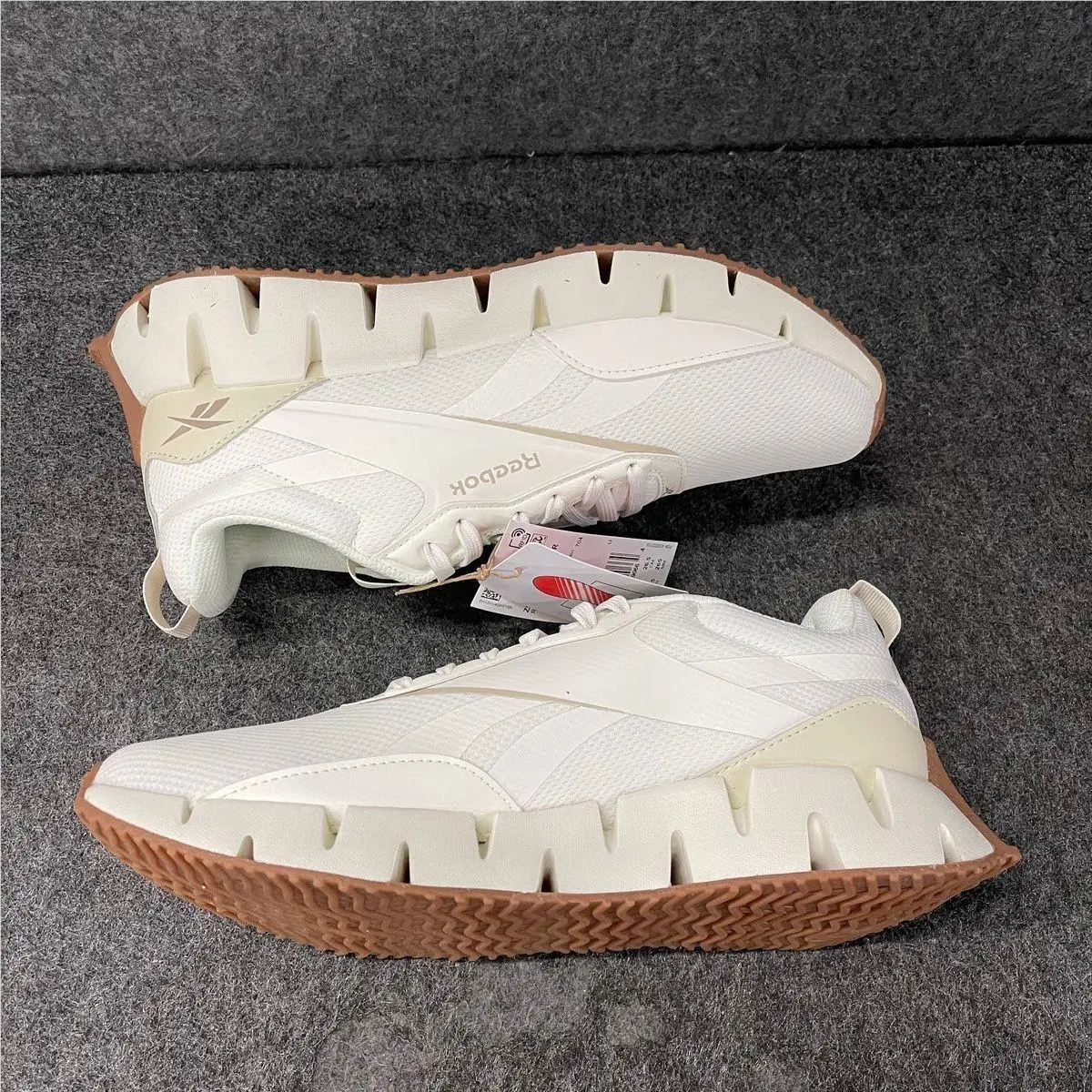 Reebok shoes - VS201710 - vs-201710 - White (UPC: 197323690664) 4